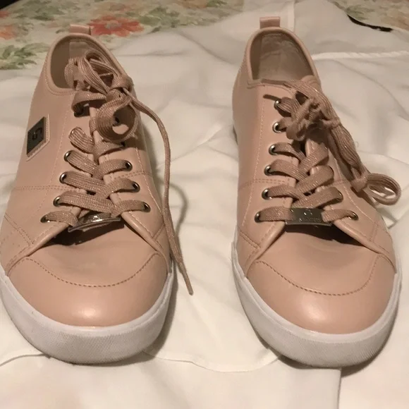COPY - Guess sneakers size 11 very good used condition - Picture 5 of 7